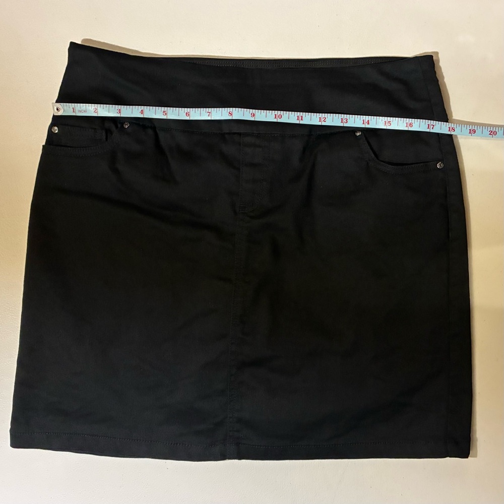 S.C. & CO Women’s Black Denim Skort - Size: L - Picture 8 of 9